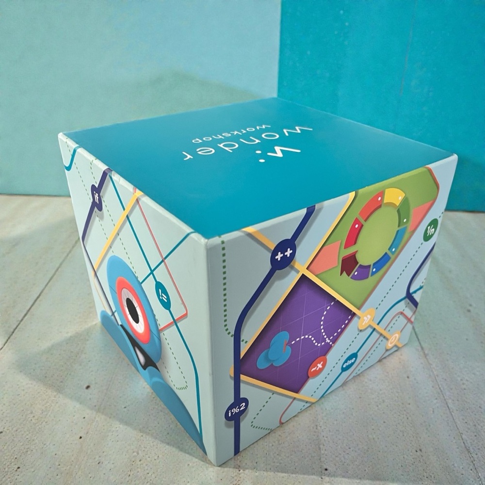 DASH Interactive Blue Robot Toy - Picture 8 of 12